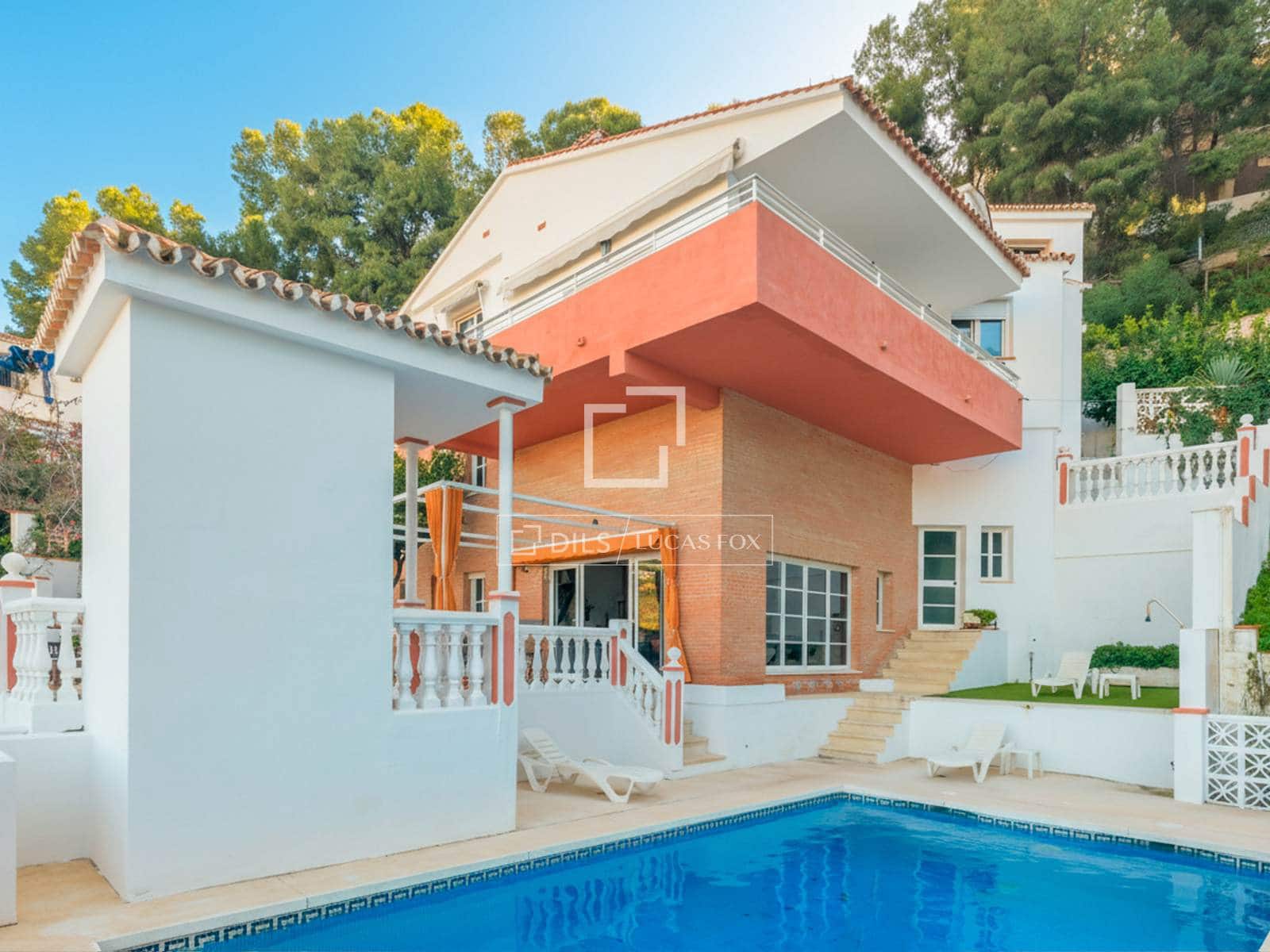 7 makuuhuone Huvila myytävänä paikassa Malaga kaupunki mukana uima-altaan 
autotalli - 1 100 000 € (Ref: 9628132)