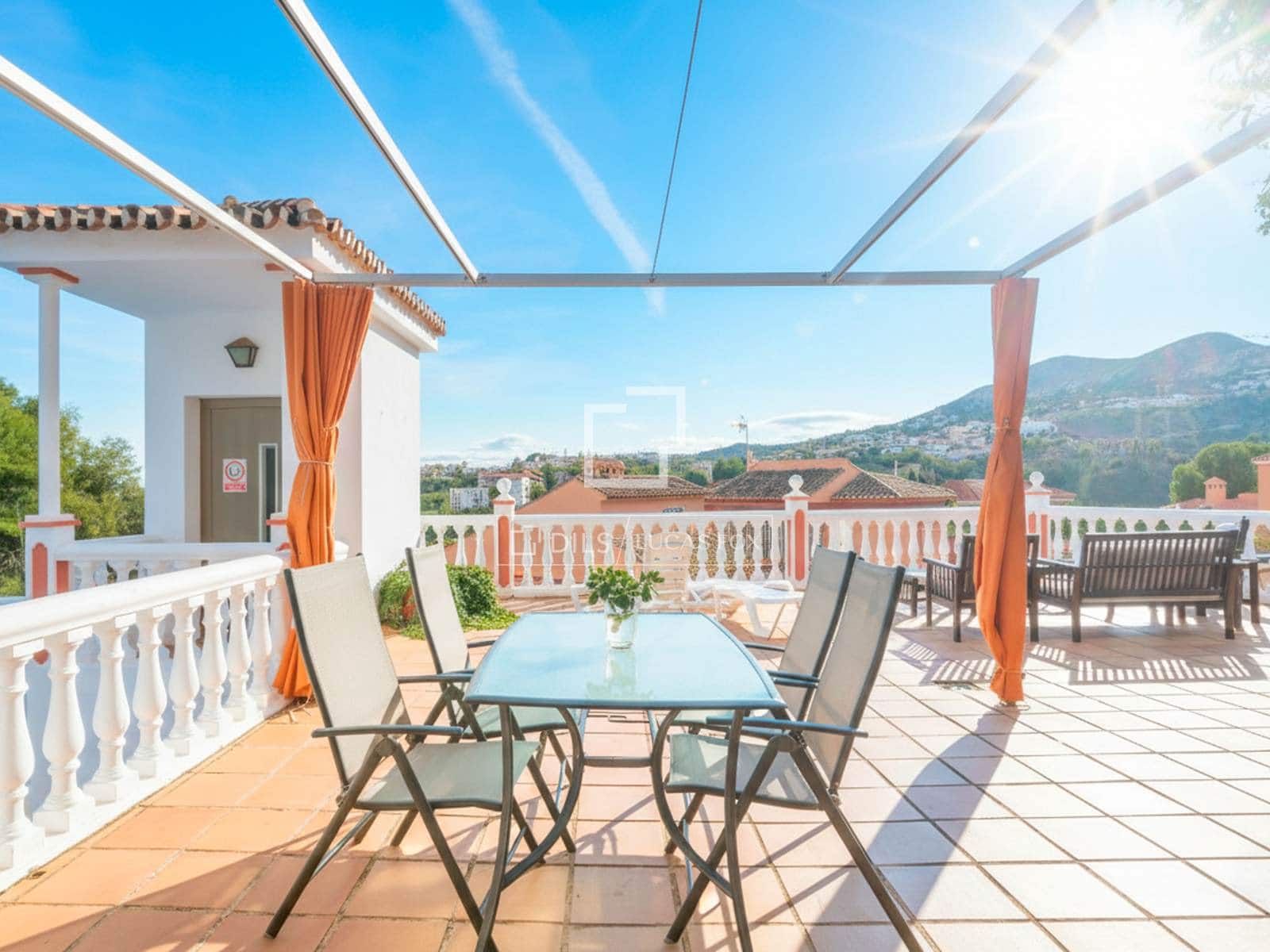 7 makuuhuone Huvila myytävänä paikassa Malaga kaupunki mukana uima-altaan 
autotalli - 1 100 000 € (Ref: 9628132)