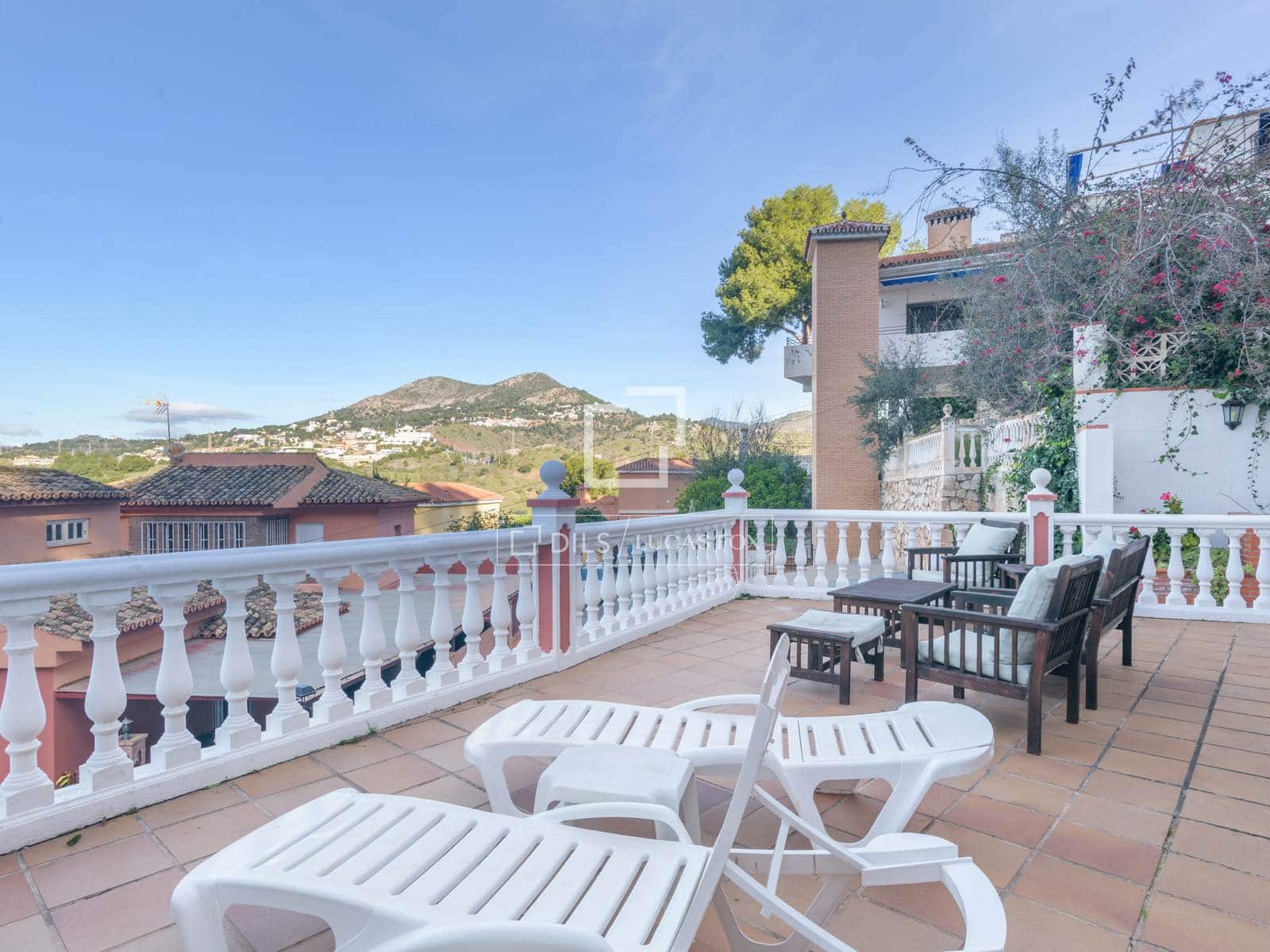 7 makuuhuone Huvila myytävänä paikassa Malaga kaupunki mukana uima-altaan 
autotalli - 1 100 000 € (Ref: 9628132)