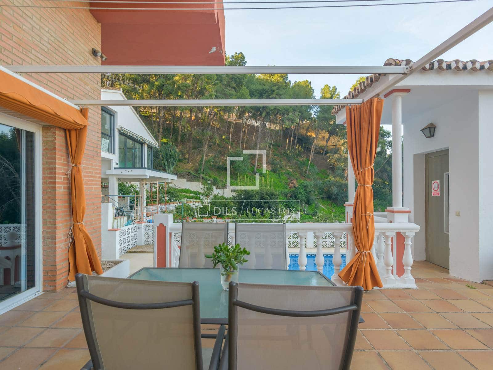 7 makuuhuone Huvila myytävänä paikassa Malaga kaupunki mukana uima-altaan 
autotalli - 1 100 000 € (Ref: 9628132)