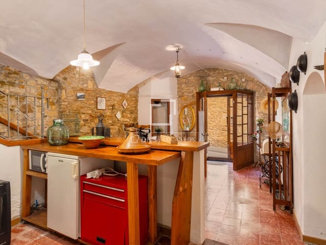 6 bedroom Villa for sale in Begur - € 890,000 (Ref: 9628278)