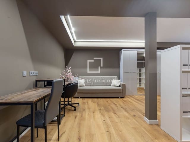 3 makuuhuone Huvila vuokrattavana paikassa Esplugues de Llobregat mukana uima-altaan 
autotalli - 4 500 € (Ref: 9628279)