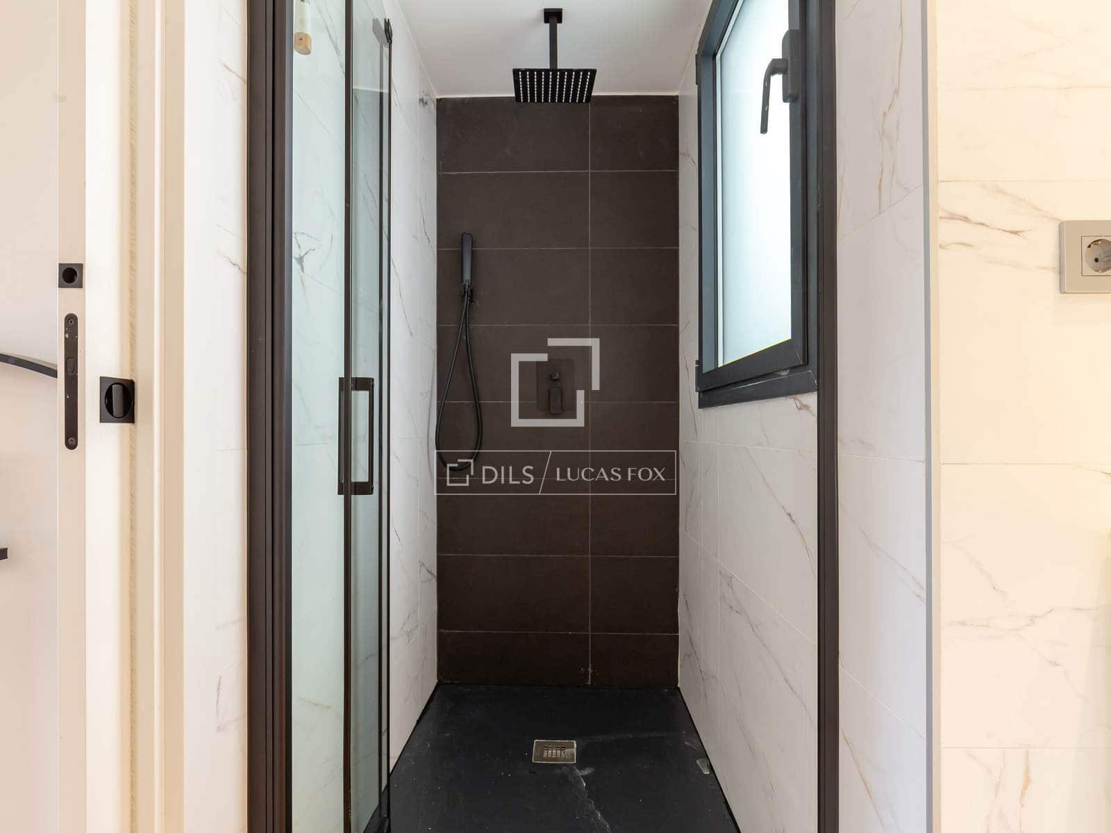 3 makuuhuone Huvila vuokrattavana paikassa Esplugues de Llobregat mukana uima-altaan 
autotalli - 4 500 € (Ref: 9628279)