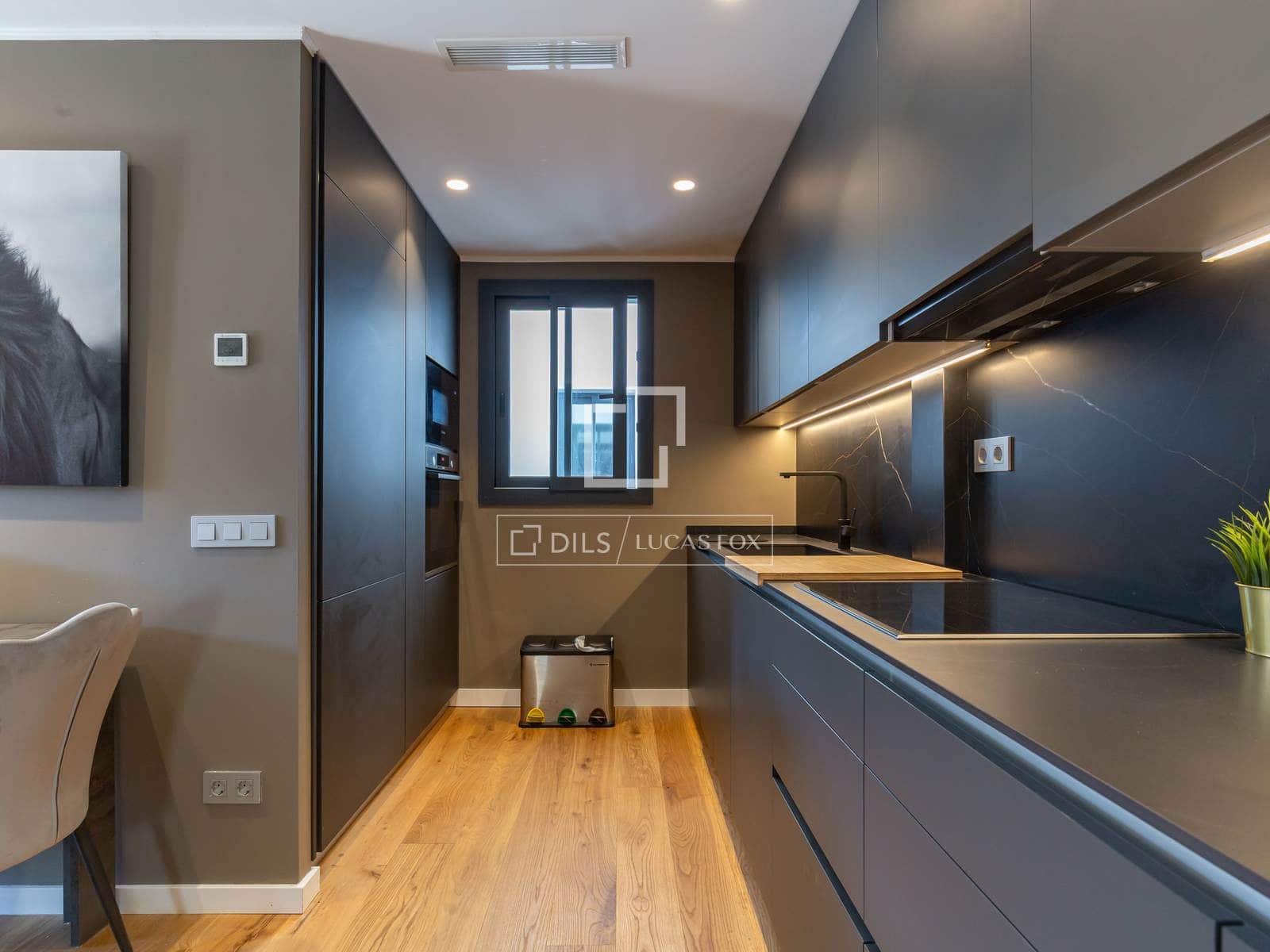 3 makuuhuone Huvila vuokrattavana paikassa Esplugues de Llobregat mukana uima-altaan 
autotalli - 4 500 € (Ref: 9628279)