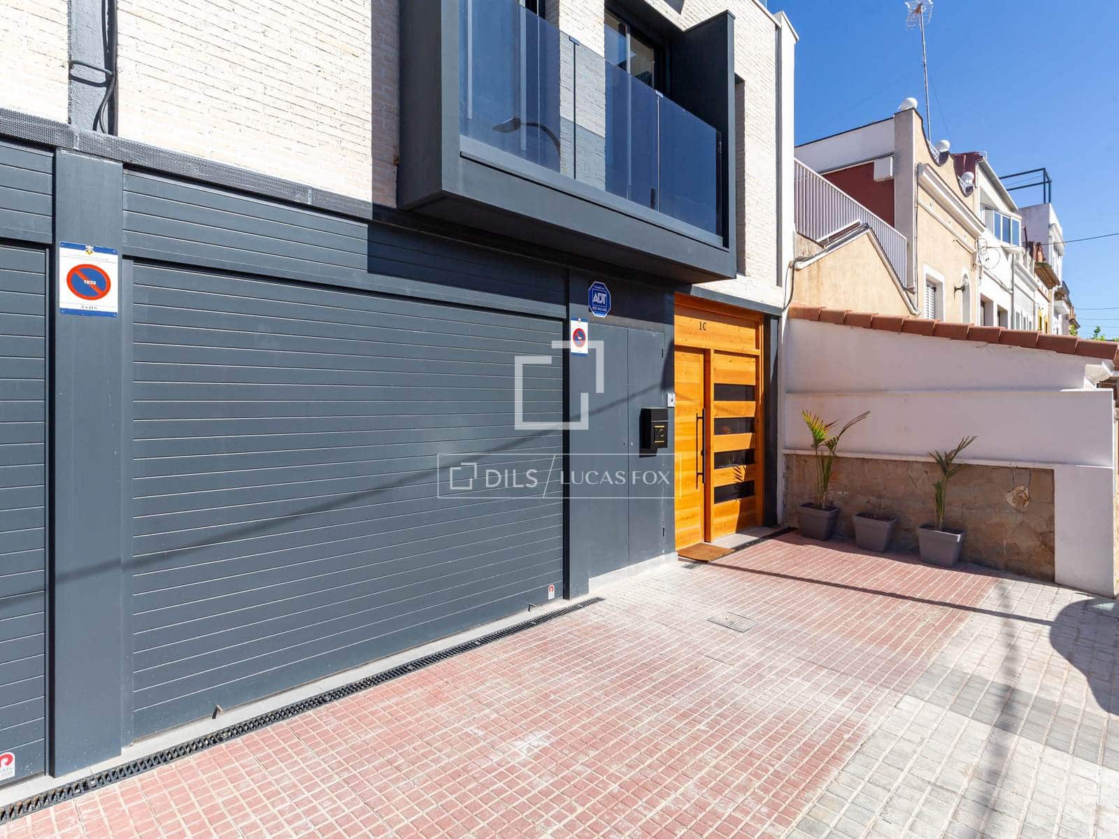 3 makuuhuone Huvila vuokrattavana paikassa Esplugues de Llobregat mukana uima-altaan 
autotalli - 4 500 € (Ref: 9628279)