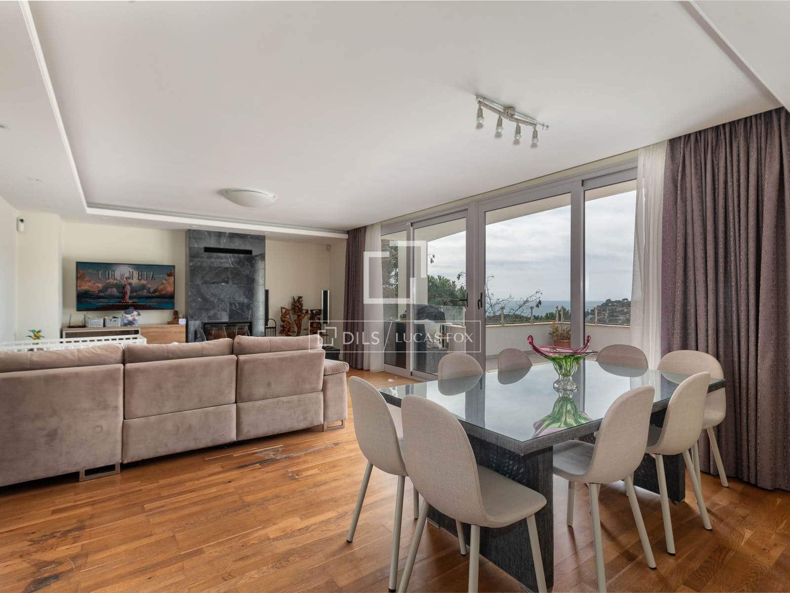 3 sypialnia Willa na sprzedaż w Lloret de Mar z basenem garażem - 690 000 € (Ref: 9628371)