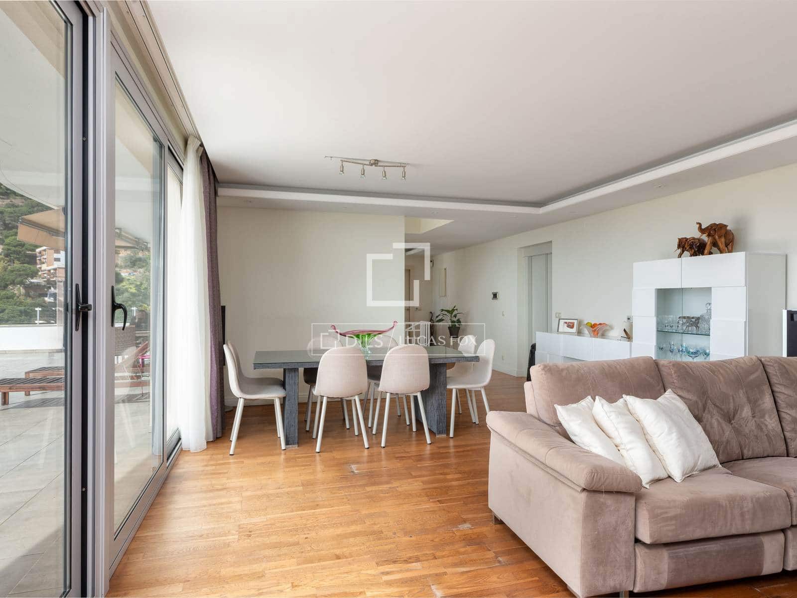 3 sypialnia Willa na sprzedaż w Lloret de Mar z basenem garażem - 690 000 € (Ref: 9628371)