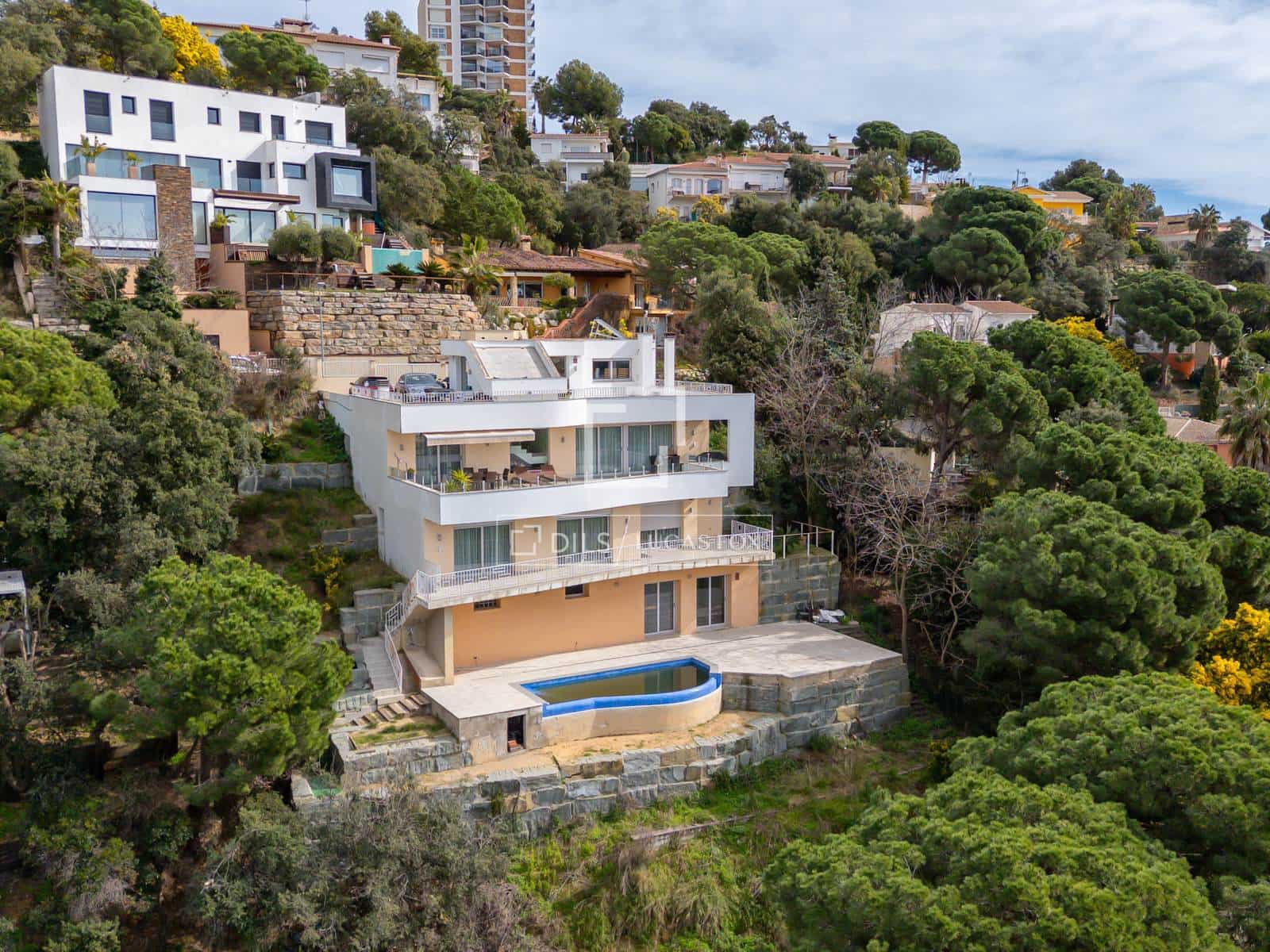 3 sypialnia Willa na sprzedaż w Lloret de Mar z basenem garażem - 690 000 € (Ref: 9628371)