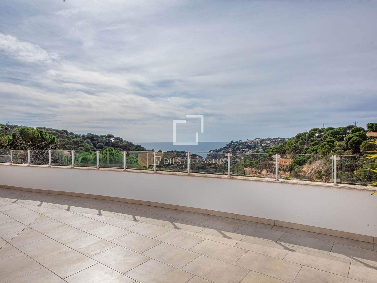 3 sypialnia Willa na sprzedaż w Lloret de Mar z basenem garażem - 690 000 € (Ref: 9628371)