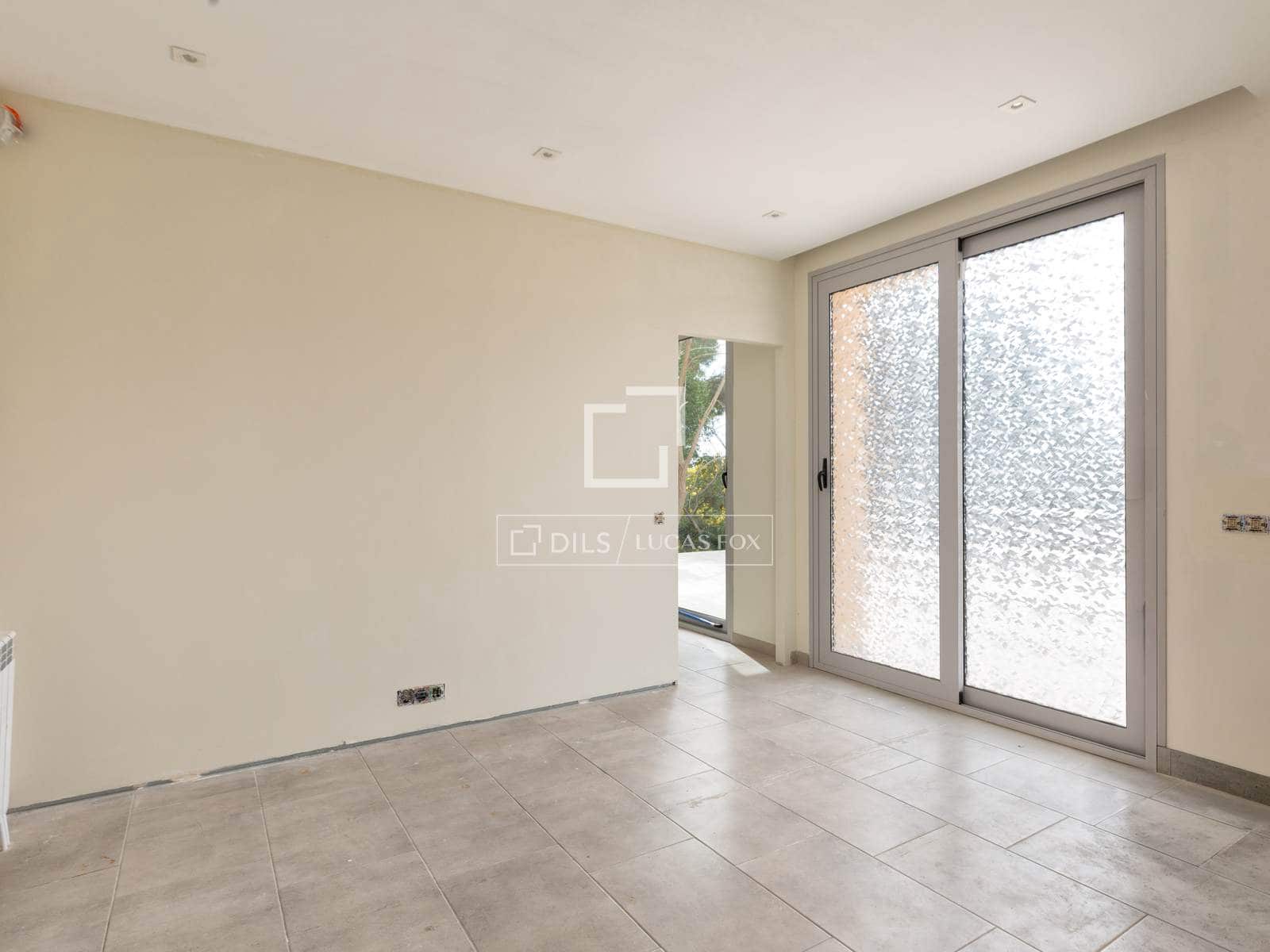 3 sypialnia Willa na sprzedaż w Lloret de Mar z basenem garażem - 690 000 € (Ref: 9628371)