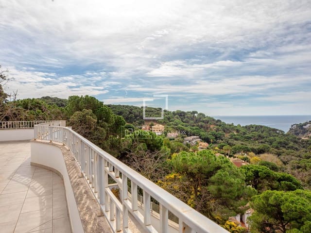 3 sypialnia Willa na sprzedaż w Lloret de Mar z basenem garażem - 690 000 € (Ref: 9628371)