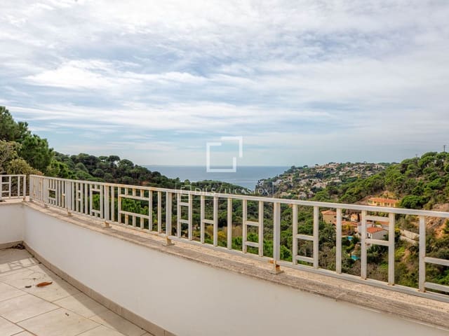 3 sypialnia Willa na sprzedaż w Lloret de Mar z basenem garażem - 690 000 € (Ref: 9628371)