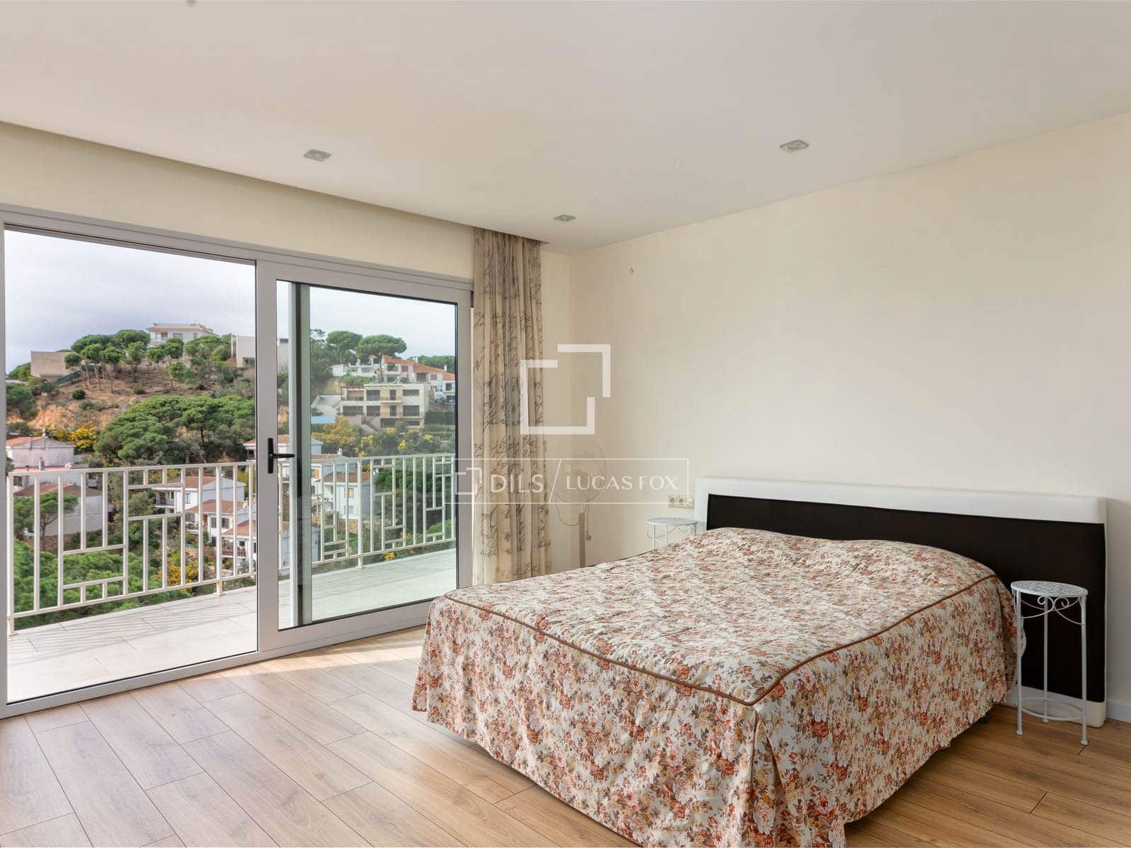 3 sypialnia Willa na sprzedaż w Lloret de Mar z basenem garażem - 690 000 € (Ref: 9628371)