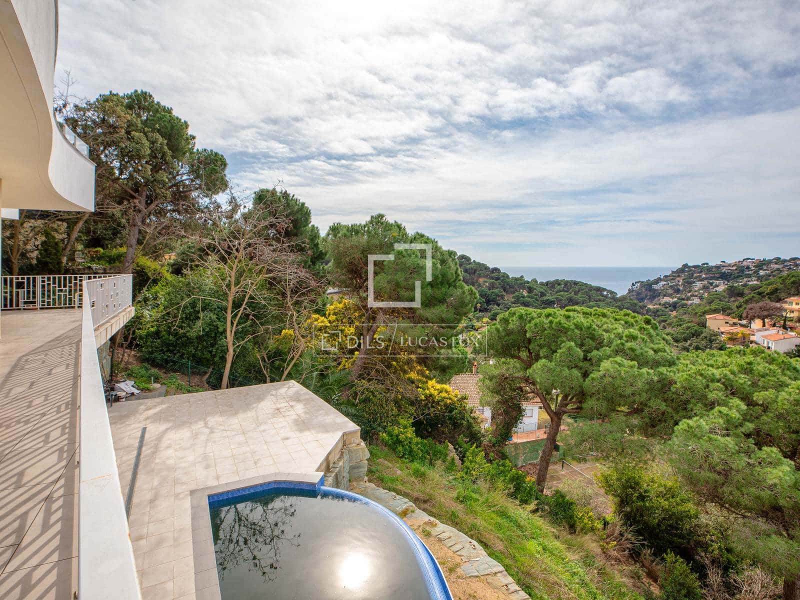 3 sypialnia Willa na sprzedaż w Lloret de Mar z basenem garażem - 690 000 € (Ref: 9628371)