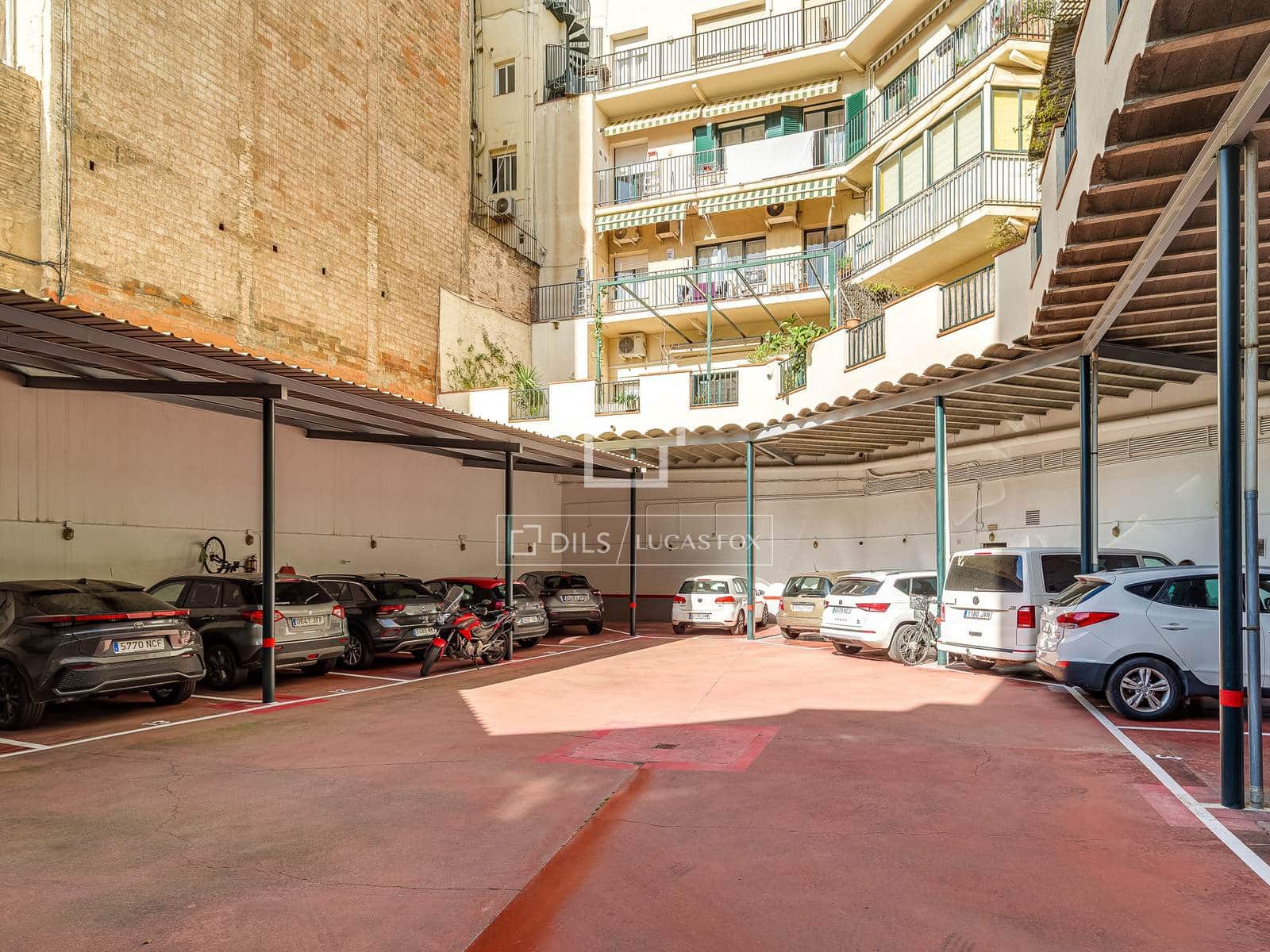 3 slaapkamer Appartement te koop in Barcelona stad met garage - € 795.000 (Ref: 9629233)