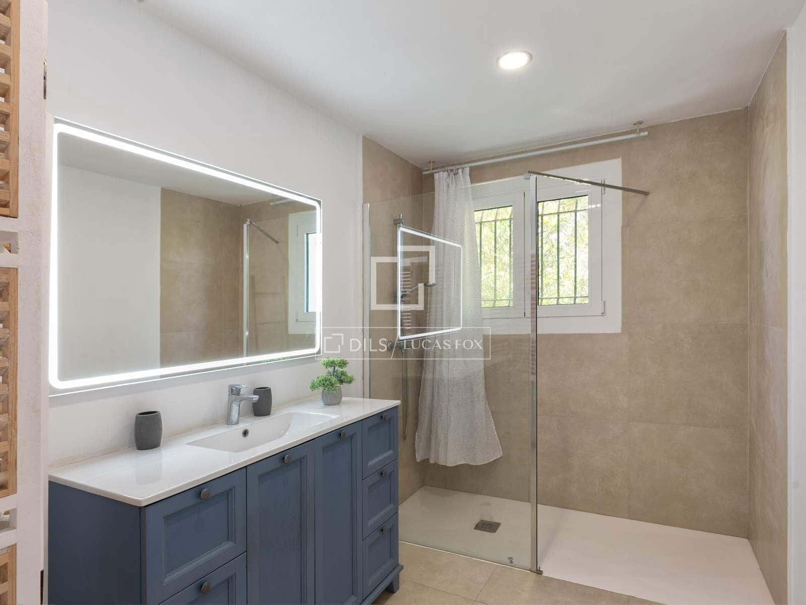 6 bedroom Villa for sale in Roses with pool garage - € 2,490,000 (Ref: 9630544)