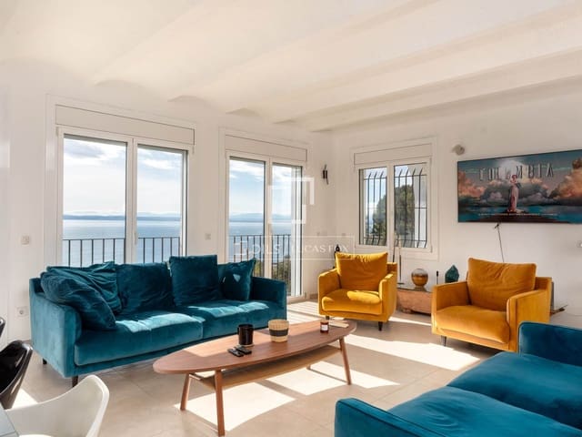 6 bedroom Villa for sale in Roses with pool garage - € 2,490,000 (Ref: 9630544)