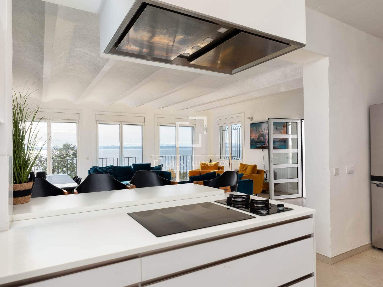 6 bedroom Villa for sale in Roses with pool garage - € 2,490,000 (Ref: 9630544)