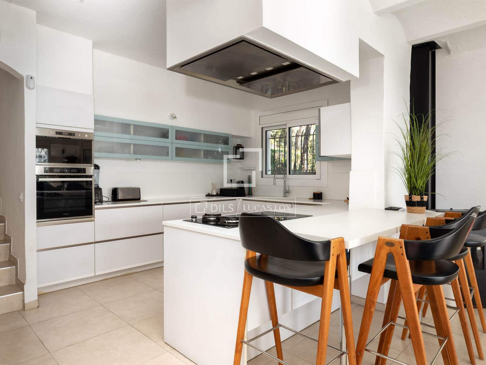 6 bedroom Villa for sale in Roses with pool garage - € 2,490,000 (Ref: 9630544)