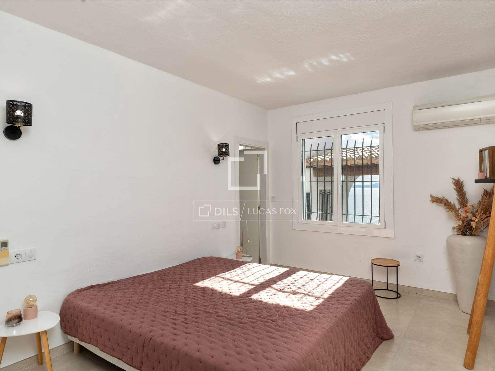 6 bedroom Villa for sale in Roses with pool garage - € 2,490,000 (Ref: 9630544)