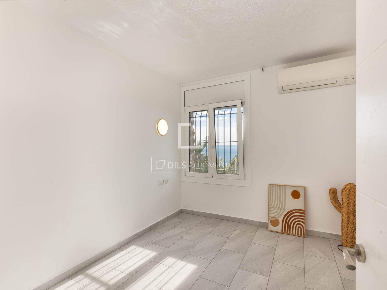 6 bedroom Villa for sale in Roses with pool garage - € 2,490,000 (Ref: 9630544)