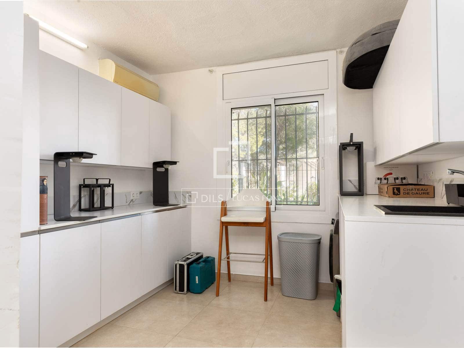 6 bedroom Villa for sale in Roses with pool garage - € 2,490,000 (Ref: 9630544)