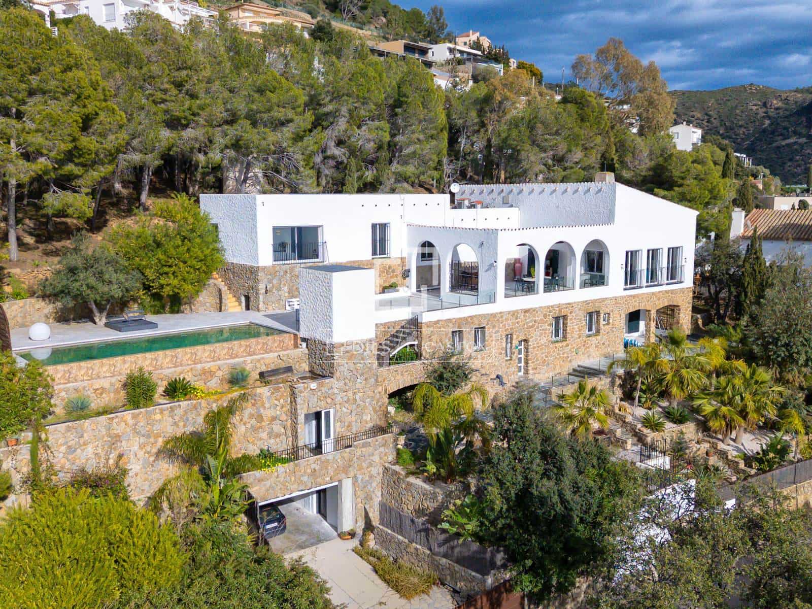 6 bedroom Villa for sale in Roses with pool garage - € 2,490,000 (Ref: 9630544)