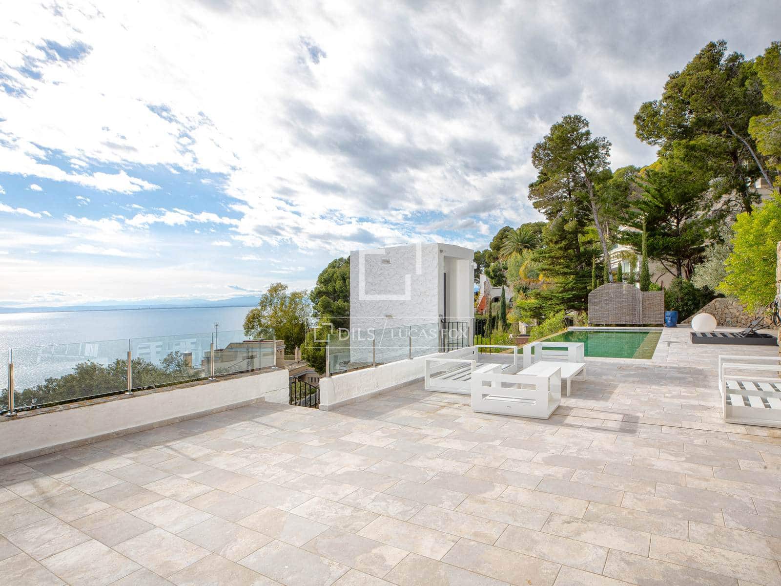 6 bedroom Villa for sale in Roses with pool garage - € 2,490,000 (Ref: 9630544)