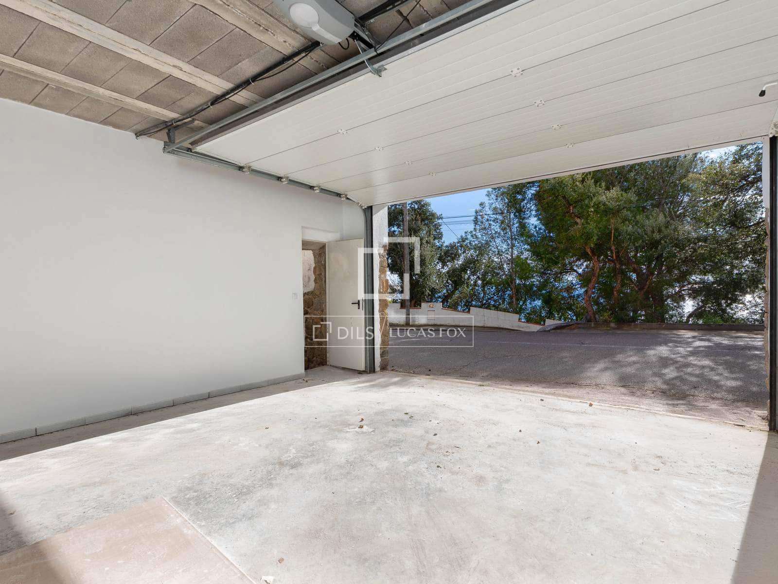 6 bedroom Villa for sale in Roses with pool garage - € 2,490,000 (Ref: 9630544)