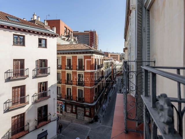 2 soveværelse Lejlighed til leje i Madrid by - € 2.500 (Ref: 9630545)