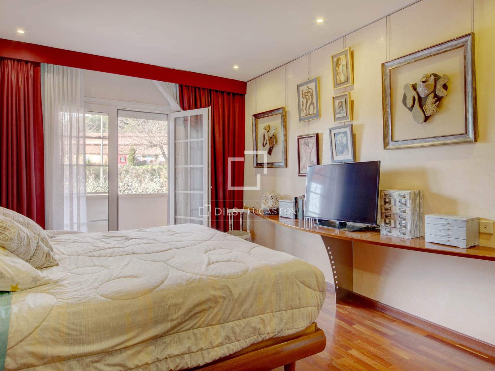 4 chambre Villa/Maison à vendre à Sant Just Desvern avec piscine garage - 1 290 000 € (Ref: 9630547)