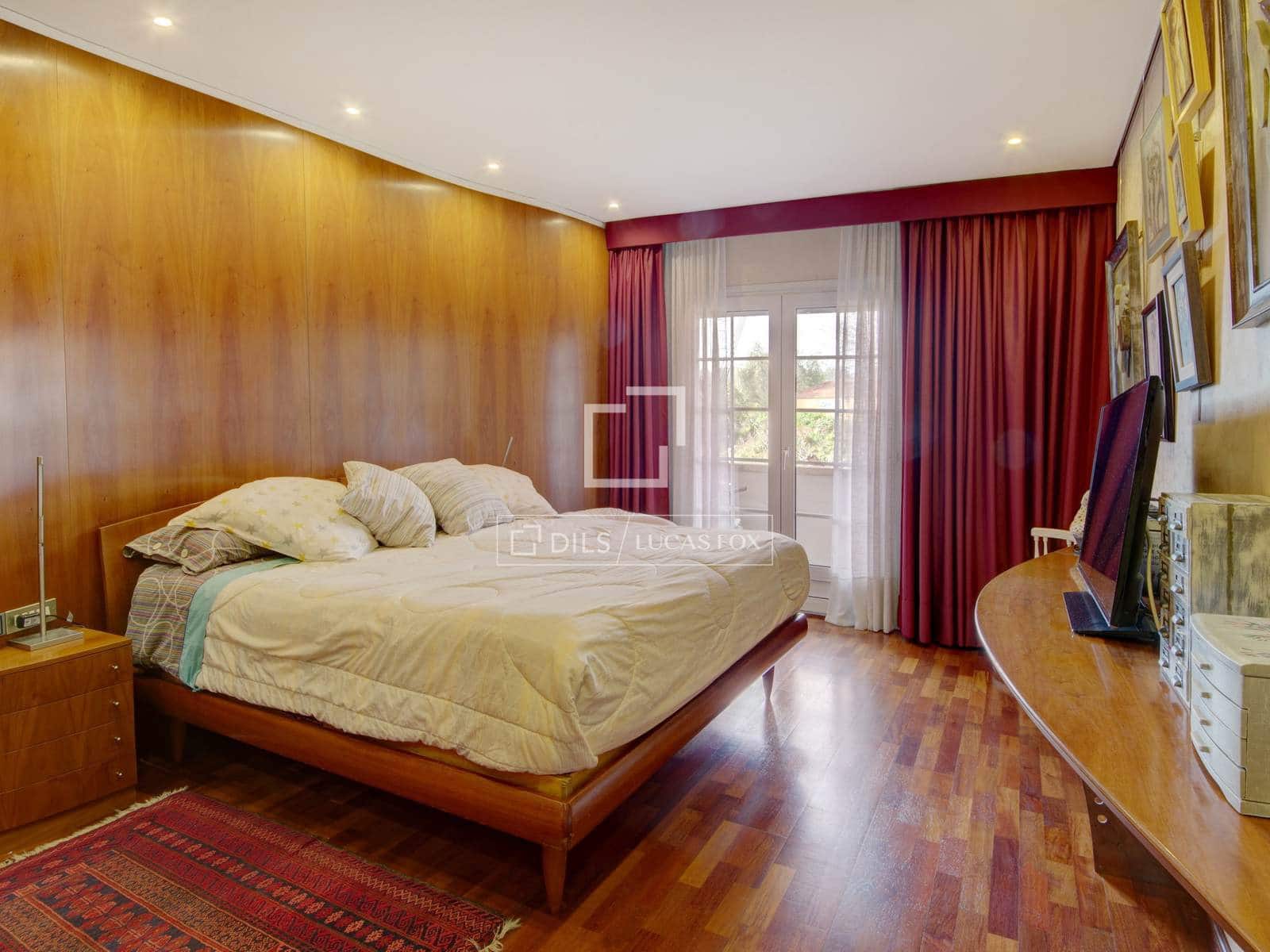 4 chambre Villa/Maison à vendre à Sant Just Desvern avec piscine garage - 1 290 000 € (Ref: 9630547)