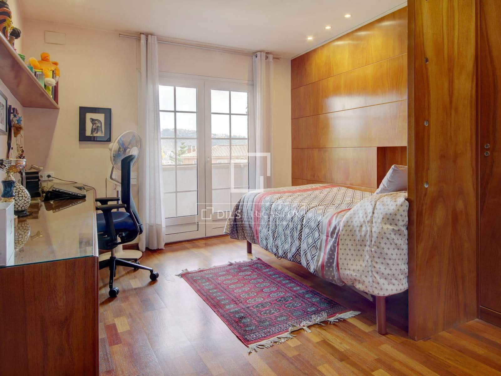 4 chambre Villa/Maison à vendre à Sant Just Desvern avec piscine garage - 1 290 000 € (Ref: 9630547)