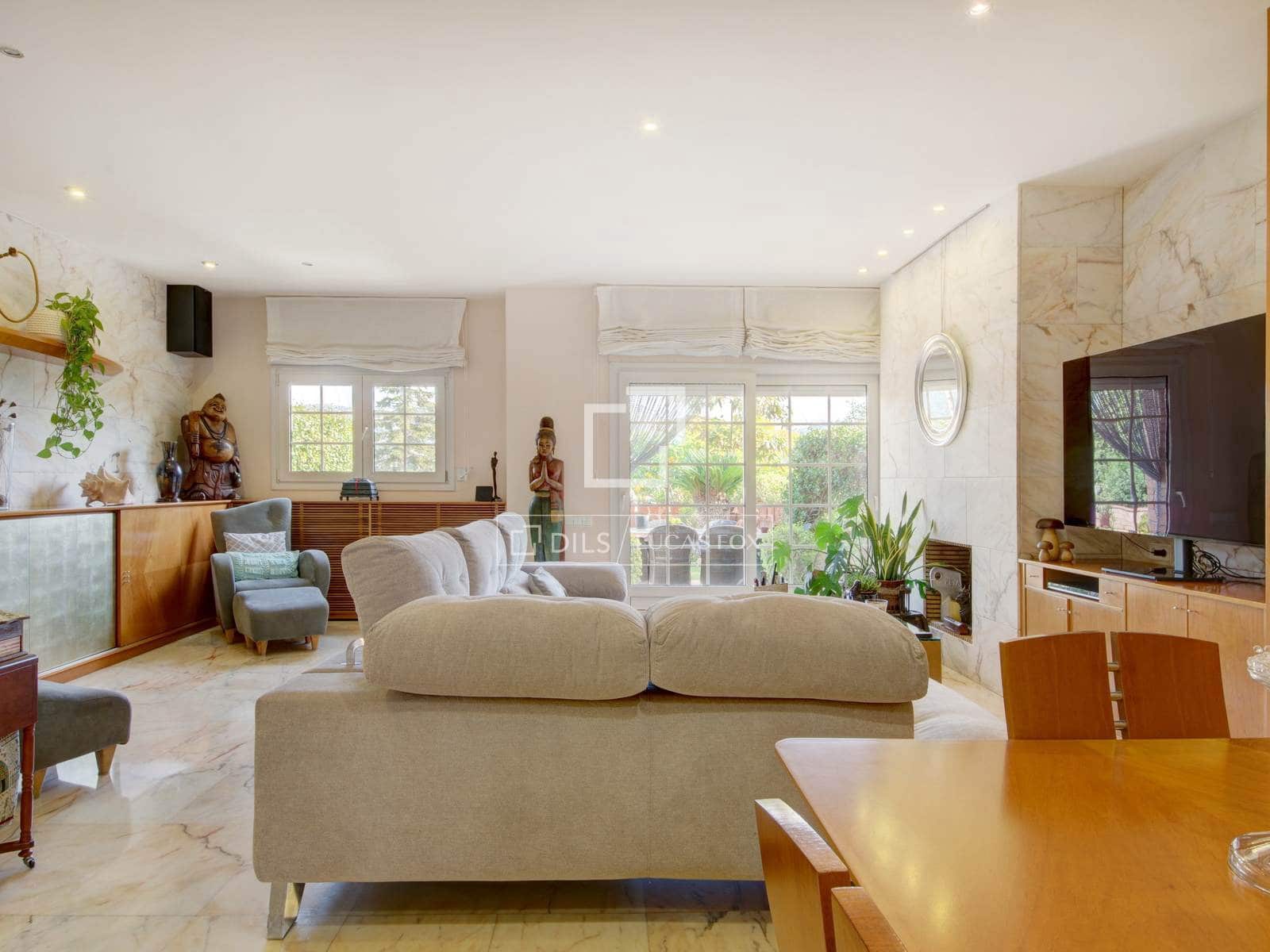 4 chambre Villa/Maison à vendre à Sant Just Desvern avec piscine garage - 1 290 000 € (Ref: 9630547)