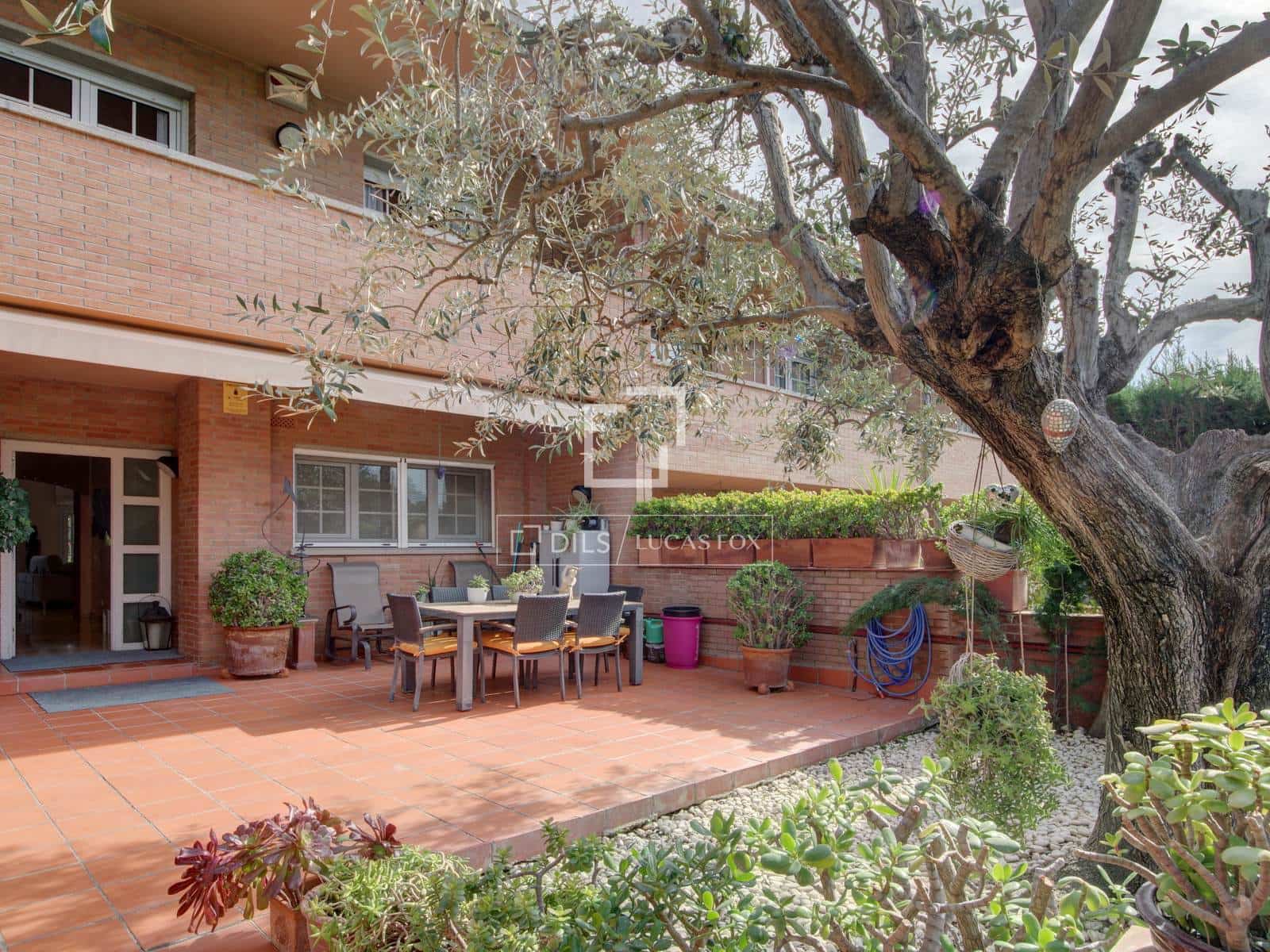 4 bedroom Villa for sale in Sant Just Desvern with pool garage - € 1,290,000 (Ref: 9630547)