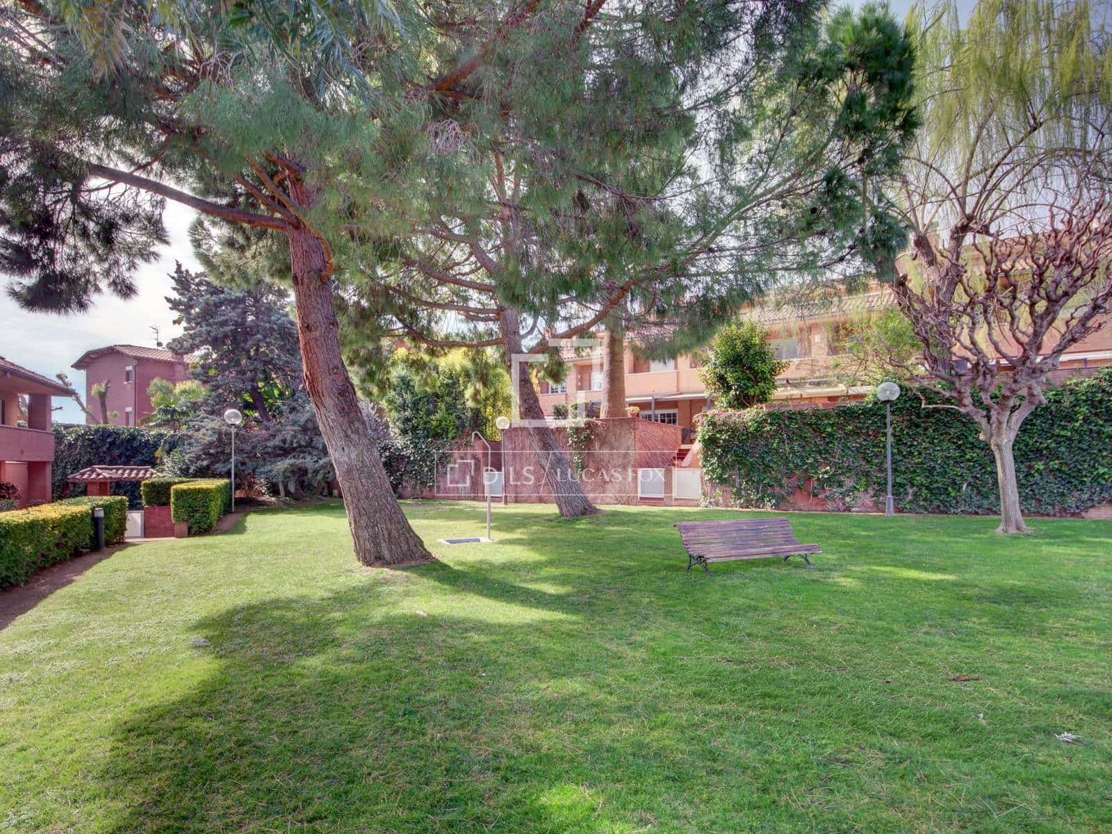 4 bedroom Villa for sale in Sant Just Desvern with pool garage - € 1,290,000 (Ref: 9630547)