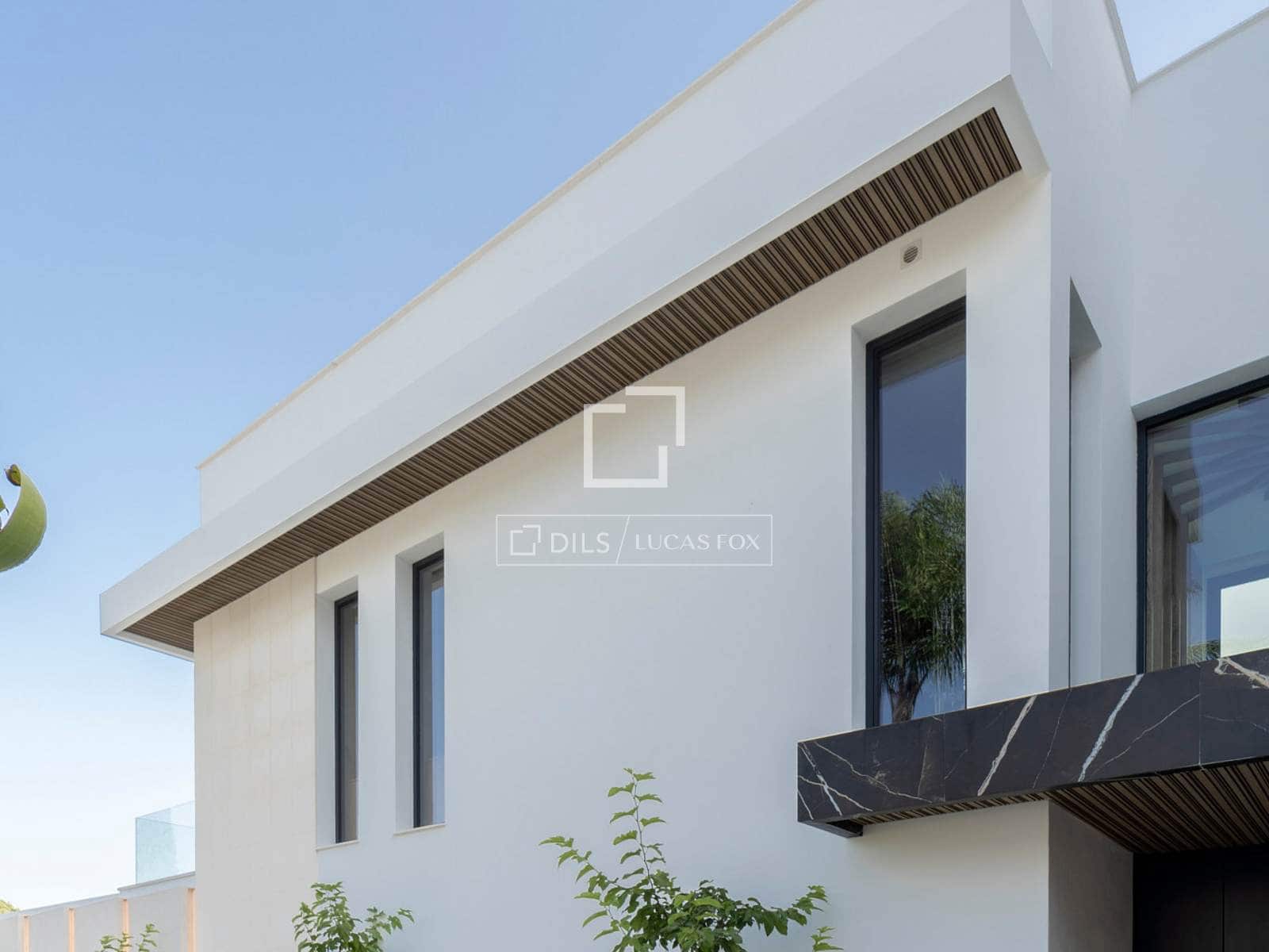 7 slaapkamer Villa te koop in El Paraiso met zwembad - € 6.800.000 (Ref: 9631393)