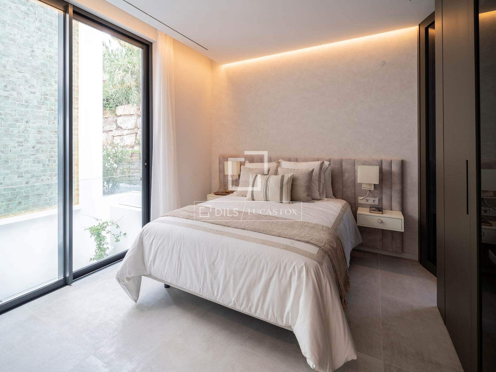 7 slaapkamer Villa te koop in El Paraiso met zwembad - € 6.800.000 (Ref: 9631393)