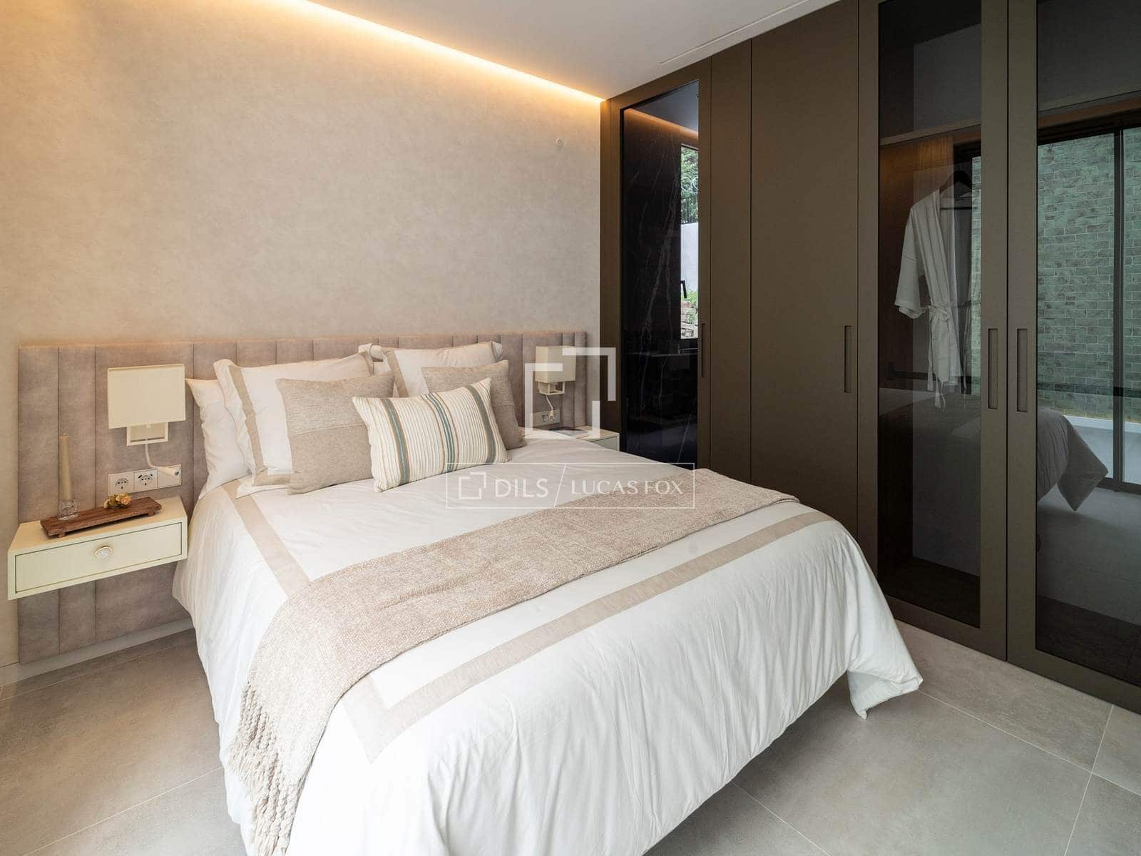 7 slaapkamer Villa te koop in El Paraiso met zwembad - € 6.800.000 (Ref: 9631393)