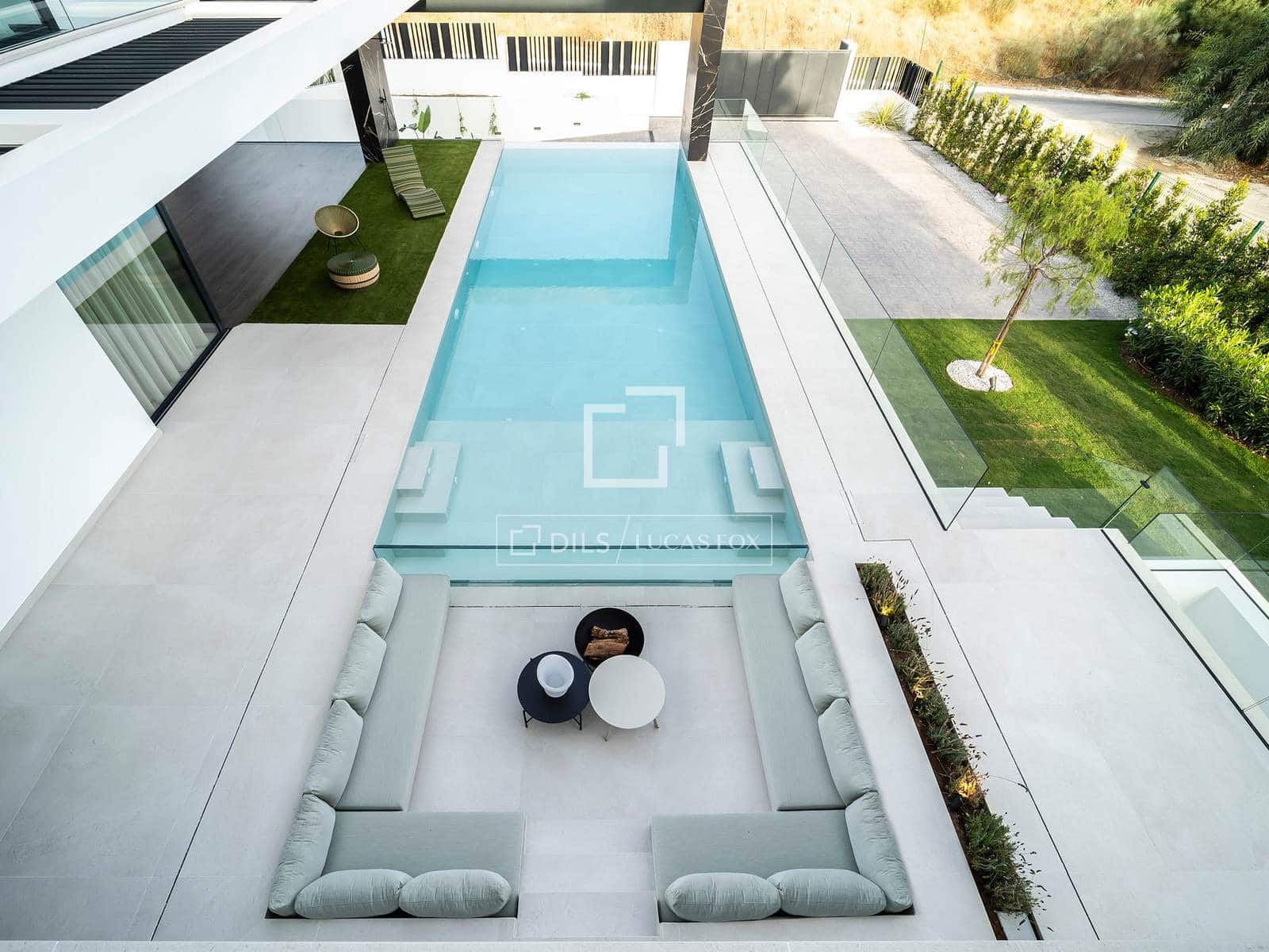 7 slaapkamer Villa te koop in El Paraiso met zwembad - € 6.800.000 (Ref: 9631393)