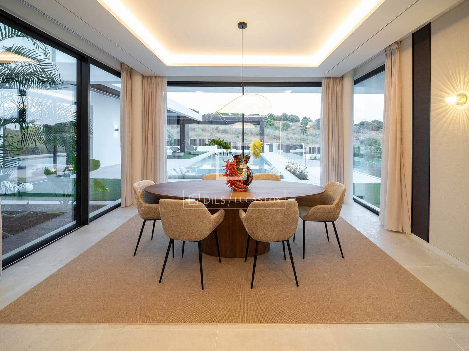 7 slaapkamer Villa te koop in El Paraiso met zwembad - € 6.800.000 (Ref: 9631393)