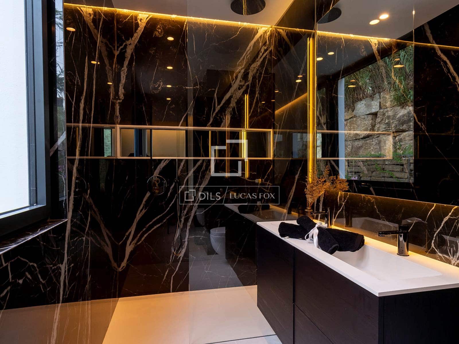 7 slaapkamer Villa te koop in El Paraiso met zwembad - € 6.800.000 (Ref: 9631393)