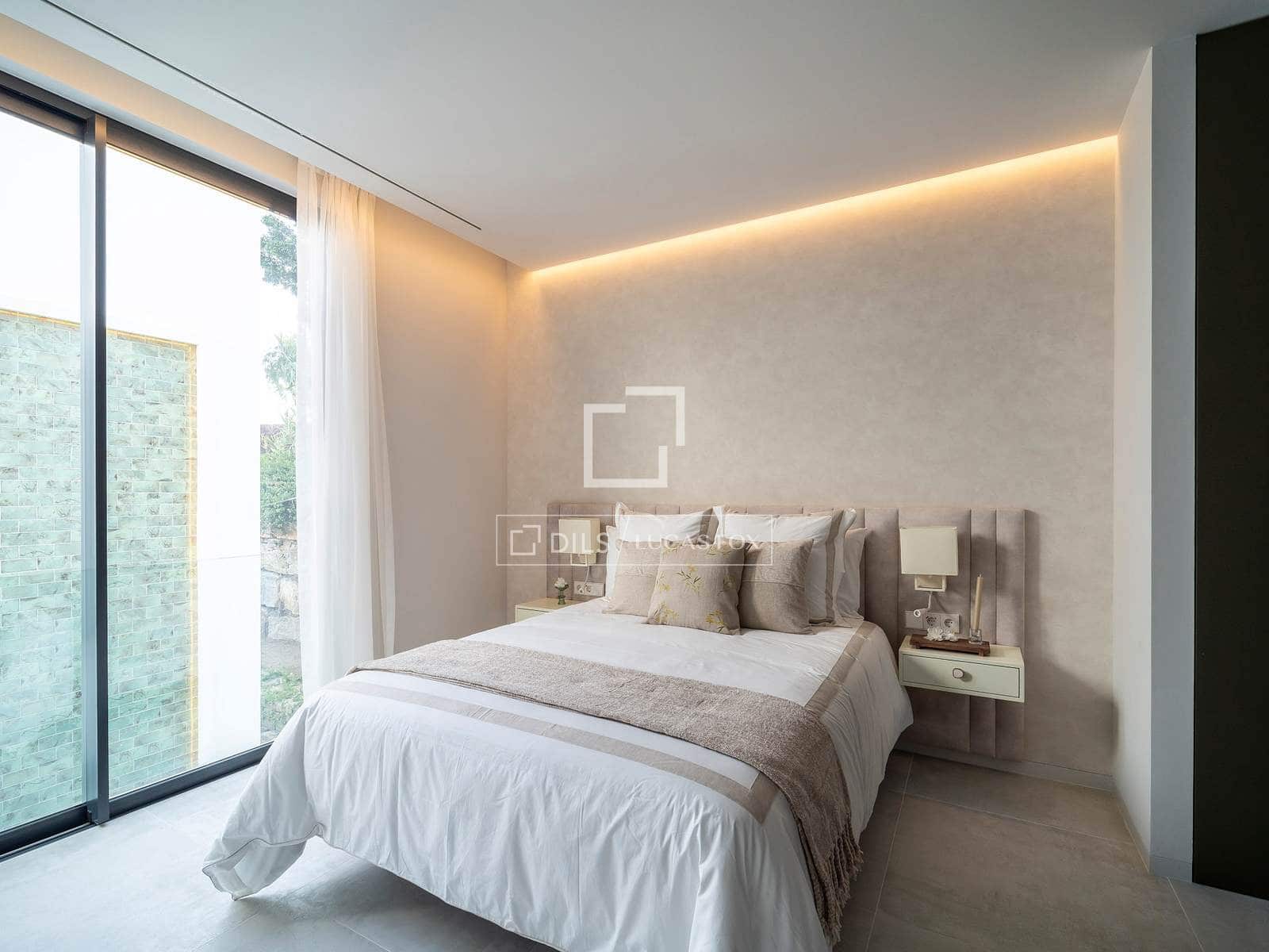 7 slaapkamer Villa te koop in El Paraiso met zwembad - € 6.800.000 (Ref: 9631393)