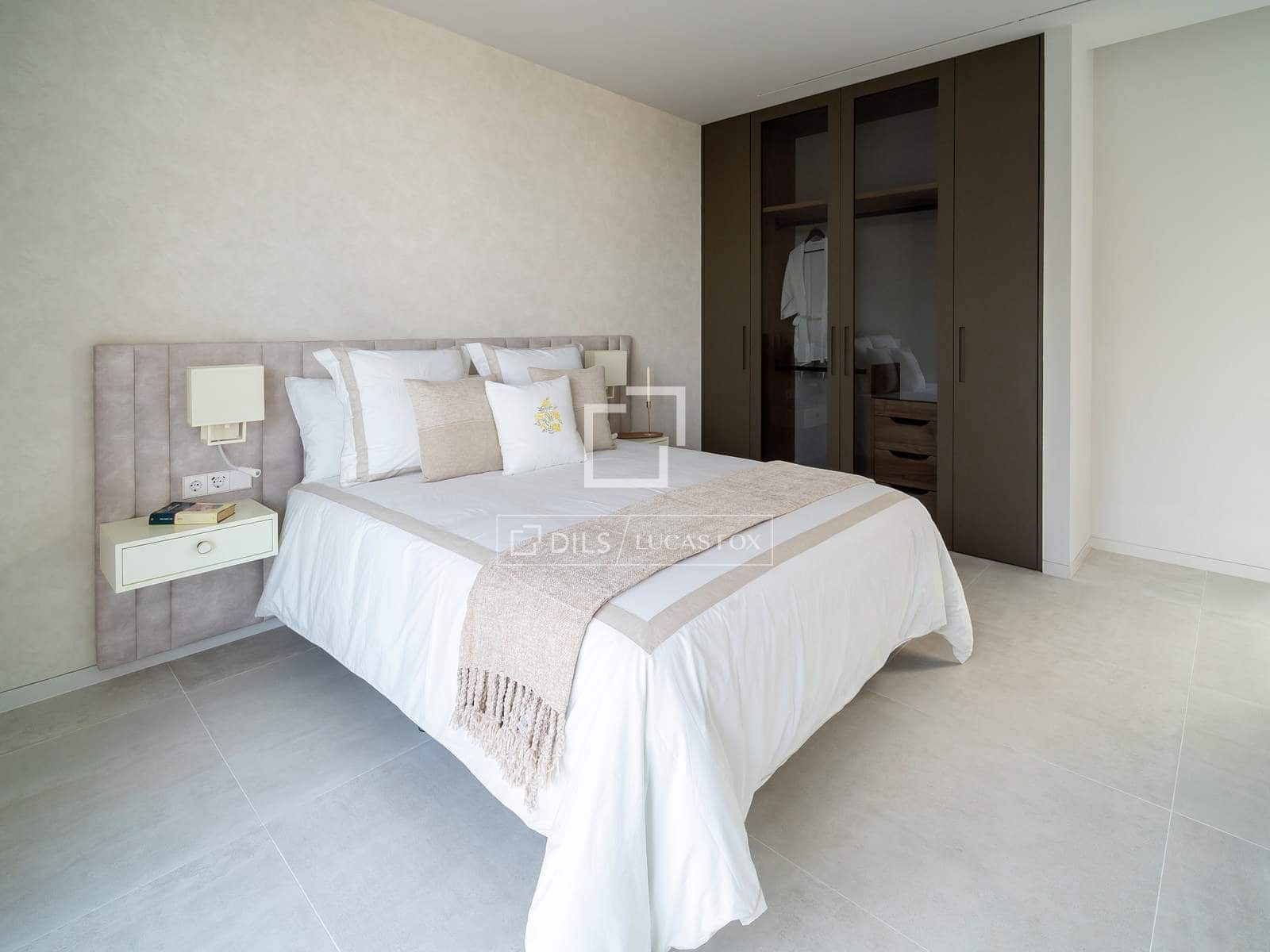 7 slaapkamer Villa te koop in El Paraiso met zwembad - € 6.800.000 (Ref: 9631393)