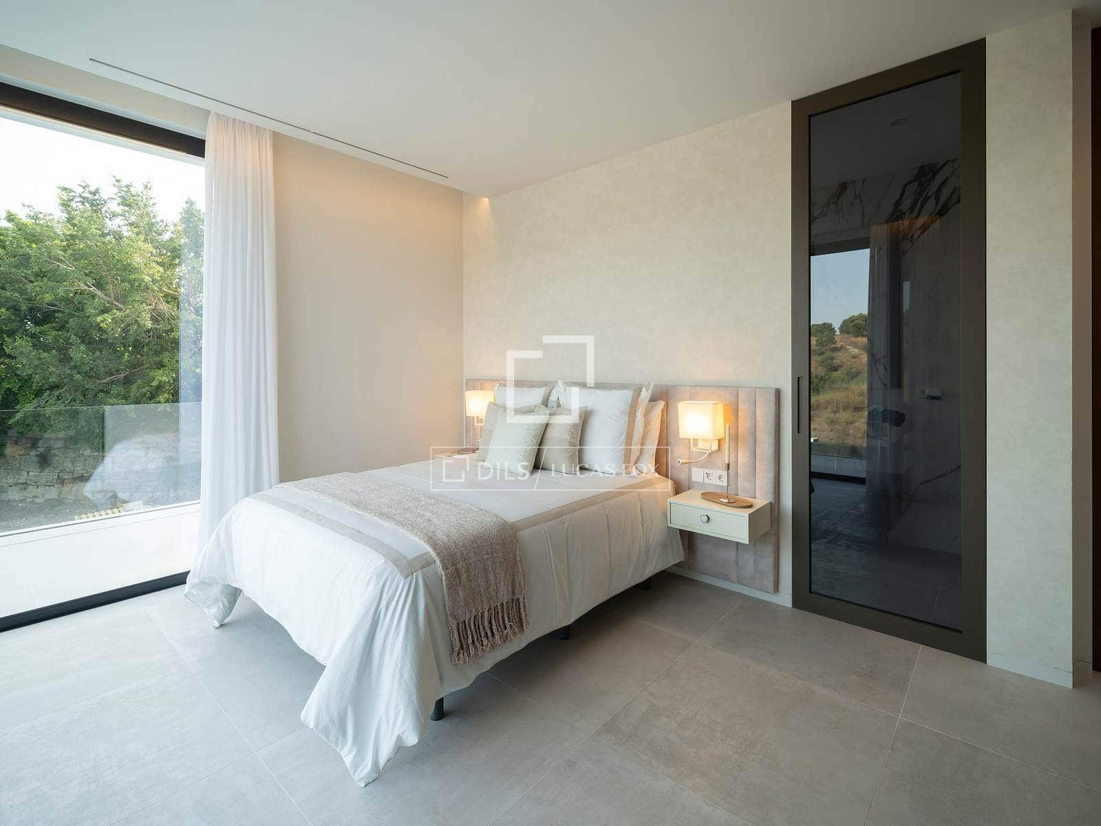 7 slaapkamer Villa te koop in El Paraiso met zwembad - € 6.800.000 (Ref: 9631393)