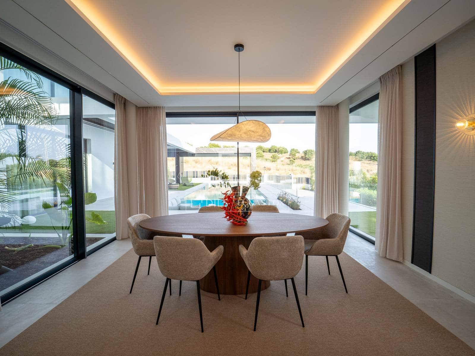 7 slaapkamer Villa te koop in El Paraiso met zwembad - € 6.800.000 (Ref: 9631393)