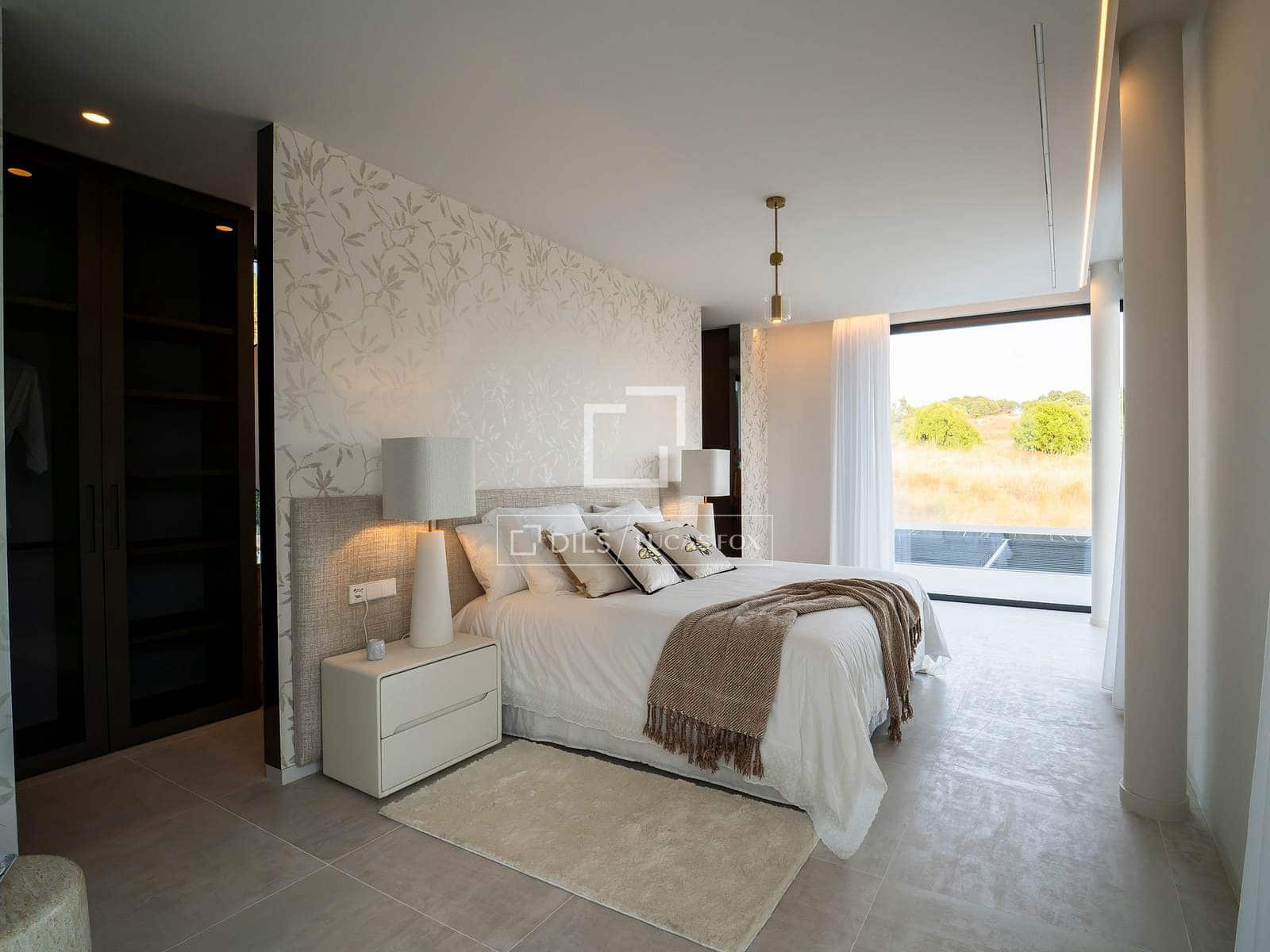 7 slaapkamer Villa te koop in El Paraiso met zwembad - € 6.800.000 (Ref: 9631393)