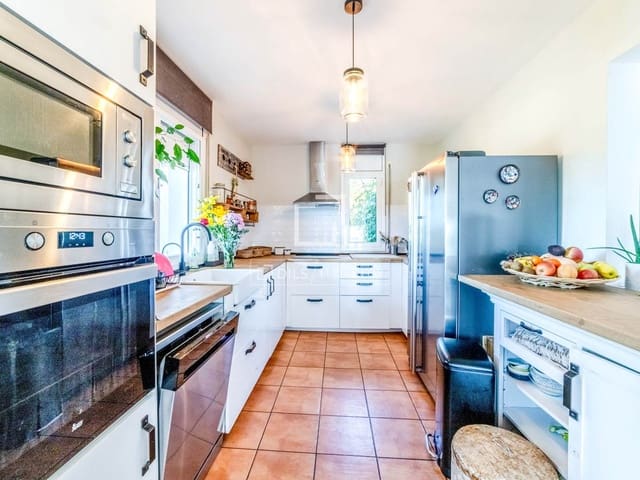 Chalet de 7 habitaciones en Sant Pere de Ribes en venta con piscina - 1.270.000 € (Ref: 9631394)