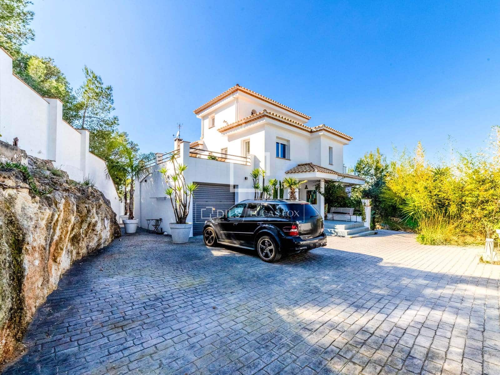 Chalet de 7 habitaciones en Sant Pere de Ribes en venta con piscina - 1.270.000 € (Ref: 9631394)