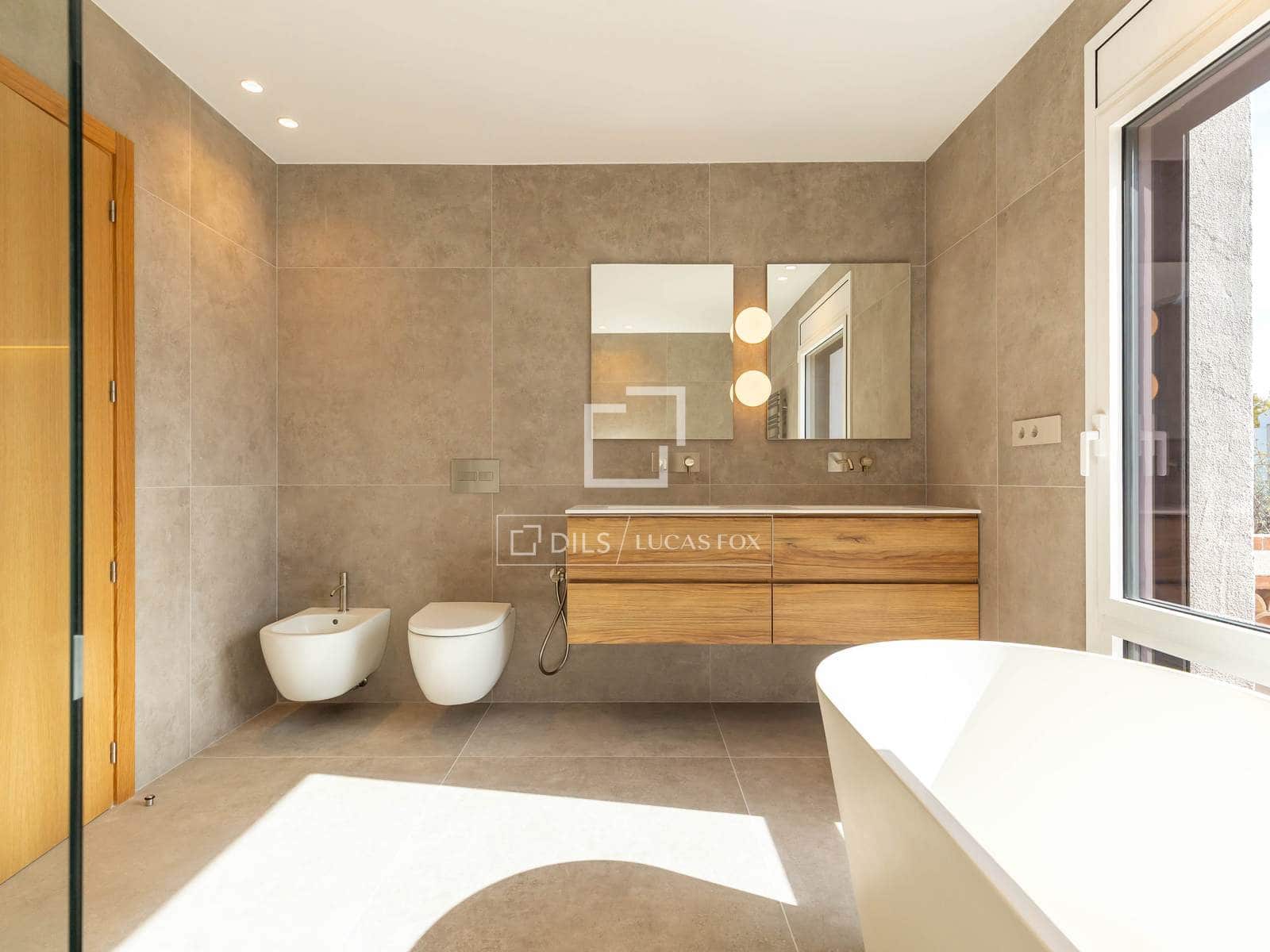 5 bedroom Villa for sale in Sant Just Desvern with pool garage - € 3,275,000 (Ref: 9631395)